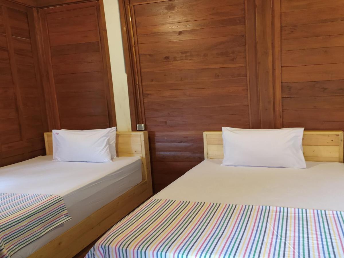 Seger Nusantara Hostel Kalisat Εξωτερικό φωτογραφία
