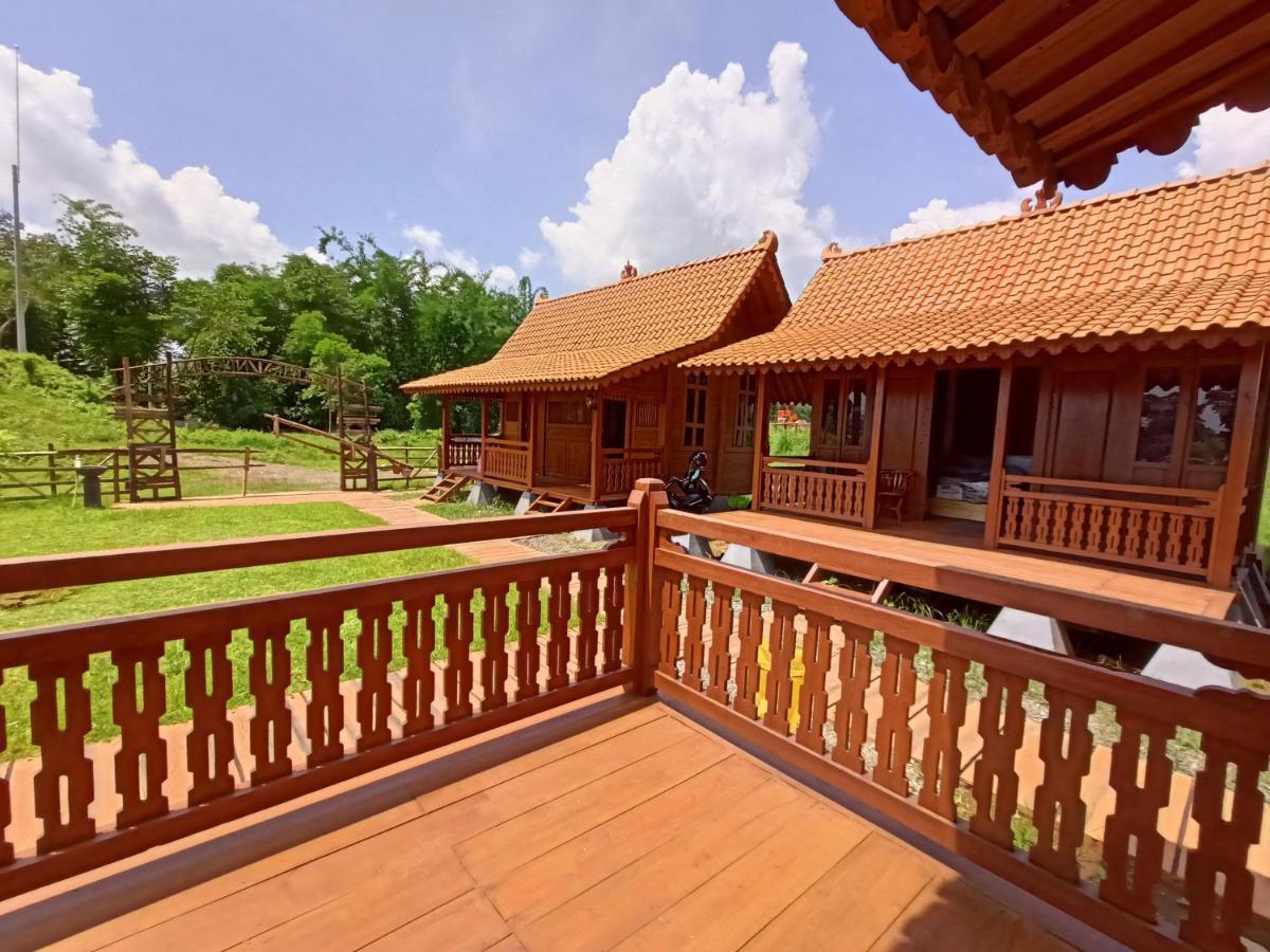 Seger Nusantara Hostel Kalisat Εξωτερικό φωτογραφία