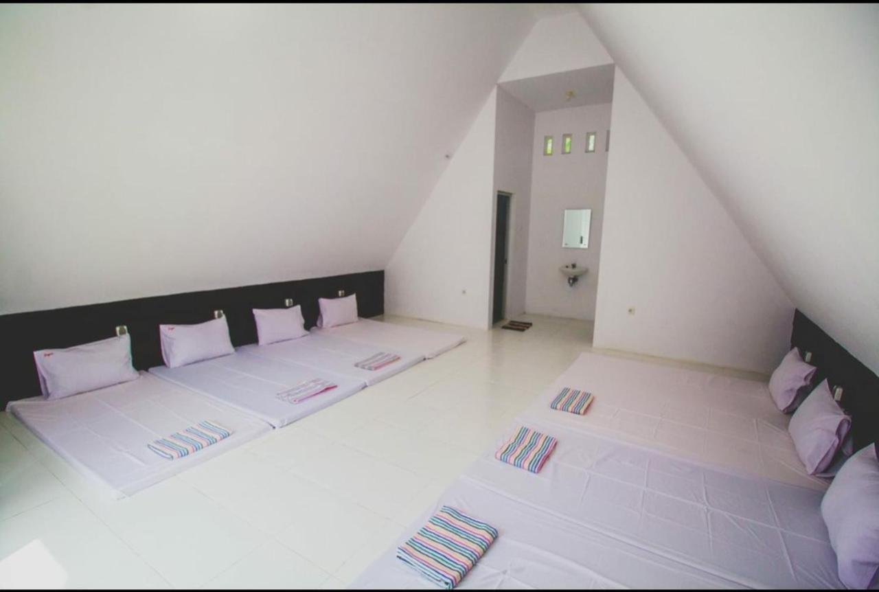 Seger Nusantara Hostel Kalisat Εξωτερικό φωτογραφία